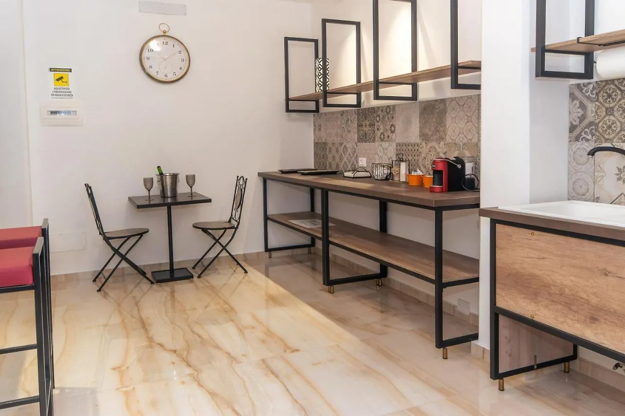 Diegohousesleepaway Vittoria Bed & Breakfast